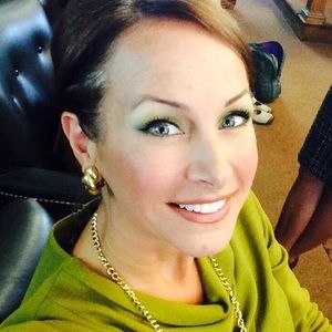 Meet your Posher, Ana